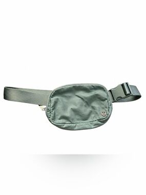 Lululemon On The Beat Belt Bag 4.5L – Sage Green (Discontinued)